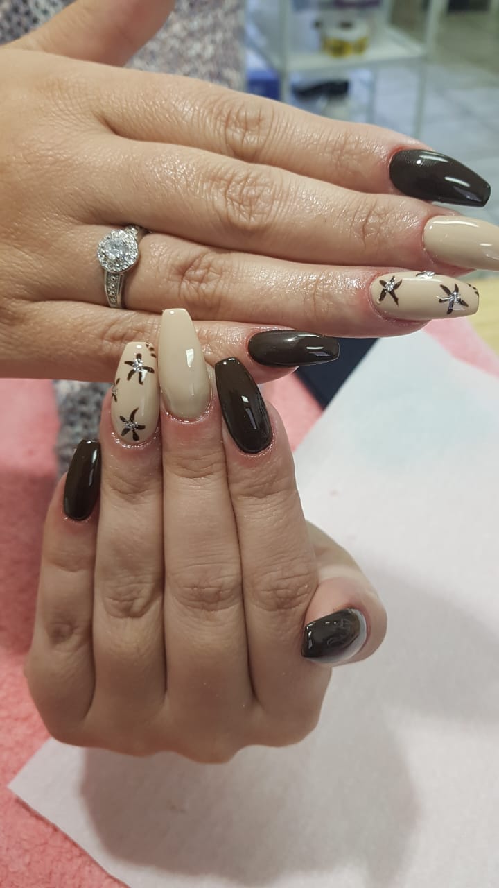 Acrylic tip nails by Beauty by BM
